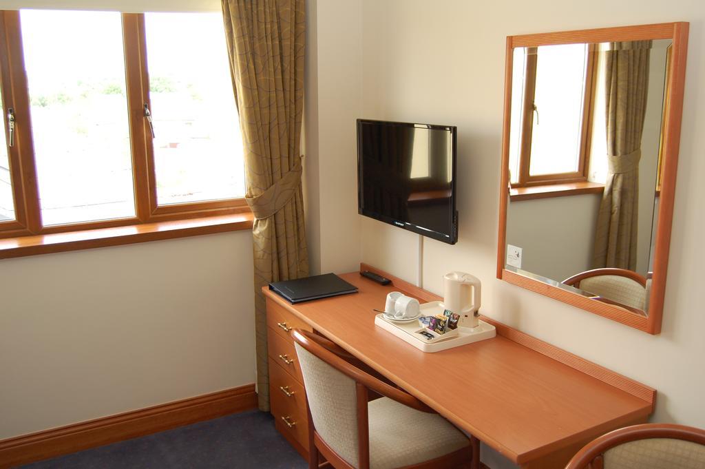 Leitrim Marina Hotel Carrick on Shannon Kültér fotó