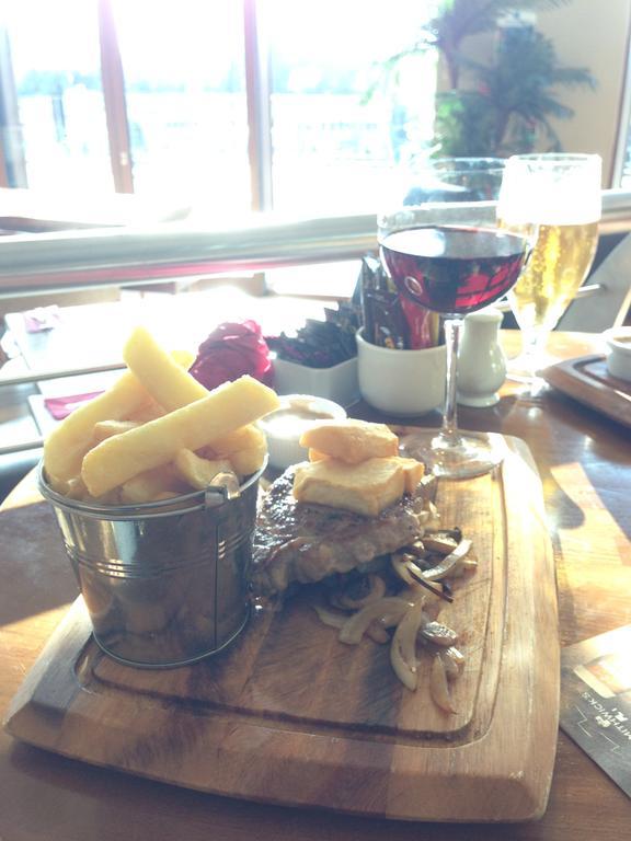 Leitrim Marina Hotel Carrick on Shannon Kültér fotó